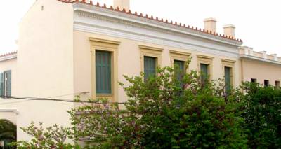 &laquo;Ό&lambda;&omicron;&sigmaf; &omicron; &kappa;ό&sigma;&mu;&omicron;&sigmaf; &mu;&omicron;&upsilon; &sigma;&epsilon; &mu;&iota;&alpha; &beta;&alpha;&lambda;ί&tau;&sigma;&alpha;&raquo; &sigma;&tau;&omicron; &Mu;&omicron;&upsilon;&sigma;&epsilon;ί&omicron; &Pi;&omicron;&lambda;&iota;&tau;&iota;&kappa;ώ&nu; &Epsilon;&xi;ό&rho;&iota;&sigma;&tau;&omega;&nu; Ά&eta; &Sigma;&tau;&rho;ά&tau;&eta;