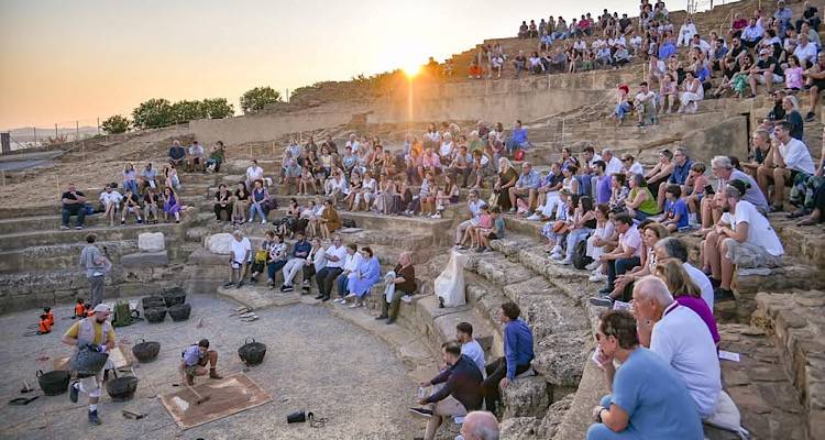 Το Εθνικό Θέατρο για τα «θραύσματα» μνήμης και τέχνης στη γη της Ηφαιστίας
