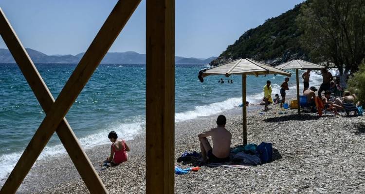 MyCoast: 4.500 έλεγχοι καταγγελιών σε 150 παραλίες | Oι περιοχές-πρωταθλητές, 800.000 ευρώ τα πρόστιμα