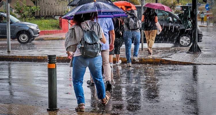 Καιρός: Βροχές και καταιγίδες σε Στερεά Ελλάδα και Μακεδονία | Έρχονται μπόρες και στην Αττική