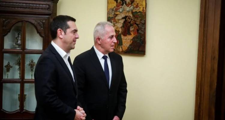 &Delta;&upsilon;&nu;&alpha;&mu;&iota;&kappa;ή &epsilon;&pi;&alpha;&nu;&epsilon;&mu;&phi;ά&nu;&iota;&sigma;&eta; &Tau;&sigma;ί&pi;&rho;&alpha; &sigma;&tau;&omicron;&nu; &Sigma;&Upsilon;&Rho;&Iota;&Zeta;&Alpha; -Ά&delta;&epsilon;&iota;&alpha;&sigma;&epsilon; &tau;&omicron;&nu; &Alpha;&pi;&omicron;&sigma;&tau;&omicron;&lambda;ά&kappa;&eta;, έ&delta;&omega;&sigma;&epsilon; &sigma;&tau;ί&gamma;&mu;&alpha; &pi;&omicron;&lambda;&iota;&tau;&iota;&kappa;ή&sigmaf;