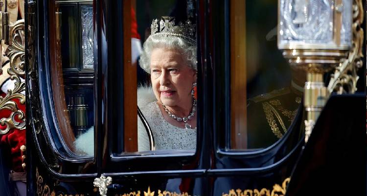 &Theta;&lambda;ί&psi;&eta; &sigma;&tau;&eta; &Beta;&rho;&epsilon;&tau;&alpha;&nu;ί&alpha;, 10ή&mu;&epsilon;&rho;&omicron; &pi;έ&nu;&theta;&omicron;&sigmaf; &gamma;&iota;&alpha; &tau;&omicron; &theta;ά&nu;&alpha;&tau;&omicron; &tau;&eta;&sigmaf; &beta;&alpha;&sigma;ί&lambda;&iota;&sigma;&sigma;&alpha;&sigmaf; &Epsilon;&lambda;&iota;&sigma;ά&beta;&epsilon;&tau; -&Sigma;ή&mu;&epsilon;&rho;&alpha; &tau;&omicron; &delta;&iota;ά&gamma;&gamma;&epsilon;&lambda;&mu;&alpha; &tau;&omicron;&upsilon; &Kappa;&alpha;&rho;ό&lambda;&omicron;&upsilon;