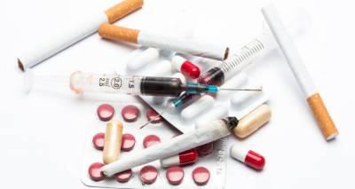 «Η πρόληψη των εξαρτήσεων και ο ρόλος της οικογένειας»: Ενημερωτική ομιλία στην Πλάκα