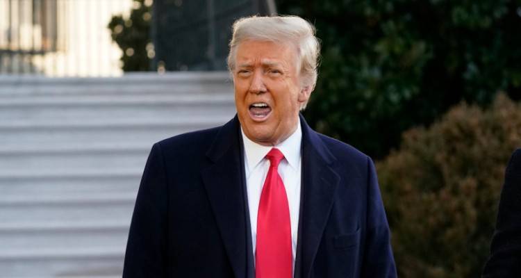 &Eta;&Pi;&Alpha;: &Pi;&alpha;&rho;&alpha;&iota;&tau;ή&theta;&eta;&kappa;&epsilon; &tau;&omicron; &nu;&omicron;&mu;&iota;&kappa;ό &epsilon;&pi;&iota;&tau;&epsilon;&lambda;&epsilon;ί&omicron; &tau;&omicron;&upsilon; &Tau;&rho;&alpha;&mu;&pi; &mu;&iota;&alpha; &epsilon;&beta;&delta;&omicron;&mu;ά&delta;&alpha; &pi;&rho;&iota;&nu; &tau;&eta;&nu; έ&nu;&alpha;&rho;&xi;&eta; &tau;&eta;&sigmaf; &delta;ί&kappa;&eta;&sigmaf; &tau;&omicron;&upsilon; &sigma;&tau;&eta; &Gamma;&epsilon;&rho;&omicron;&upsilon;&sigma;ί&alpha;