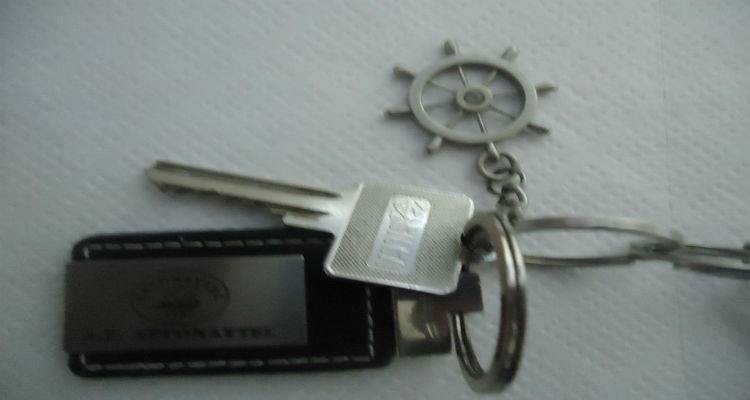 &Beta;&rho;έ&theta;&eta;&kappa;&alpha;&nu; &kappa;&lambda;&epsilon;&iota;&delta;&iota;ά &sigma;&tau;&omicron; &Rho;&omega;&mu;έ&iota;&kappa;&omicron; &Gamma;&iota;&alpha;&lambda;ό