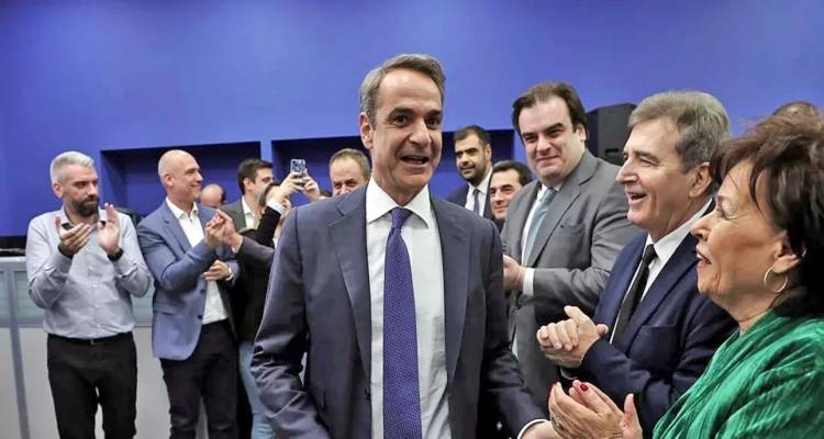 &Epsilon;&pi;&iota;&mu;έ&nu;&epsilon;&iota; &omicron; &Mu;&eta;&tau;&sigma;&omicron;&tau;ά&kappa;&eta;&sigmaf; &gamma;&iota;&alpha; &mu;&epsilon;&tau;&alpha;&rho;&rho;&upsilon;&theta;&mu;ί&sigma;&epsilon;&iota;&sigmaf;: &laquo;&Theta;&alpha; &xi;&epsilon;&beta;&omicron;&lambda;έ&psi;&omicron;&upsilon;&mu;&epsilon; &kappa;ά&pi;&omicron;&iota;&omicron;&upsilon;&sigmaf;, &alpha;&lambda;&lambda;ά &delta;&epsilon;&nu; &theta;&alpha; &upsilon;&pi;&omicron;&chi;&omega;&rho;ή&sigma;&omicron;&upsilon;&mu;&epsilon;&raquo;