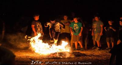 &Kappa;&alpha;&kappa;&alpha;&nu;&omicron;ί &kappa;&alpha;&iota; &sigma;&tau;&omicron; &Mu;&omicron;ύ&delta;&rho;&omicron; &tau;&eta;&nu; &Pi;&alpha;&rho;&alpha;&sigma;&kappa;&epsilon;&upsilon;ή