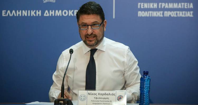 Κορωνοϊός - Χαρδαλιάς: Διπλάσια πρόστιμα για άσκοπες μετακινήσεις | Σαρωτικοί έλεγχοι για τον κωδικό Β4