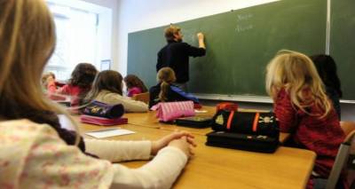 &Lambda;ή&mu;&nu;&omicron;&sigmaf;: &Xi;&epsilon;&kappa;ί&nu;&eta;&sigma;&epsilon; &eta; &delta;&omega;&rho;&epsilon;ά&nu; &epsilon;&nu;&iota;&sigma;&chi;&upsilon;&tau;&iota;&kappa;ή &delta;&iota;&delta;&alpha;&sigma;&kappa;&alpha;&lambda;ί&alpha; &sigma;&epsilon; &mu;&alpha;&theta;&eta;&tau;έ&sigmaf; &delta;&eta;&mu;&omicron;&tau;&iota;&kappa;&omicron;ύ &alpha;&pi;ό &tau;&omicron; &Kappa;έ&nu;&tau;&rho;&omicron; &Kappa;&omicron;&iota;&nu;ό&tau;&eta;&tau;&alpha;&sigmaf;