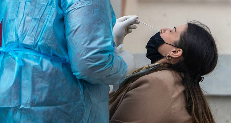 Κορωνοϊός: Στα 800 τα νέα κρούσματα | 362 διασωληνωμένοι - 32 νέοι θάνατοι