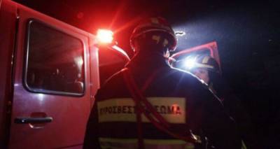 &Lambda;ή&mu;&nu;&omicron;&sigmaf; &ndash; &Pi;&rho;&iota;&nu; &alpha;&pi;ό &lambda;ί&gamma;&omicron;: &Phi;&omega;&tau;&iota;ά &sigma;&epsilon; &sigma;&pi;ί&tau;&iota; &sigma;&tau;&omicron; &Alpha;&nu;&delta;&rho;ώ&nu;&iota;