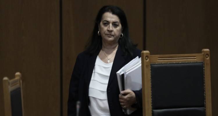 &Delta;ί&kappa;&eta; &Chi;&rho;&upsilon;&sigma;ή&sigmaf; &Alpha;&upsilon;&gamma;ή&sigmaf;: &Tau;&omicron; &delta;&iota;&kappa;&alpha;&sigma;&tau;ή&rho;&iota;&omicron; &alpha;&nu;&alpha;&kappa;&omicron;&iota;&nu;ώ&nu;&epsilon;&iota; &tau;&eta;&nu; &alpha;&pi;ό&phi;&alpha;&sigma;&eta; &gamma;&iota;&alpha; &tau;&alpha; &epsilon;&lambda;&alpha;&phi;&rho;&upsilon;&nu;&tau;&iota;&kappa;ά | &Alpha;&nu;&tau;ί&sigma;&tau;&rho;&omicron;&phi;&eta; &mu;έ&tau;&rho;&eta;&sigma;&eta; &kappa;&alpha;&iota; &gamma;&iota;&alpha; &tau;&iota;&sigmaf; &pi;&omicron;&iota;&nu;έ&sigmaf;