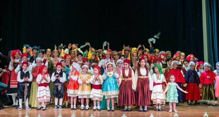 &Tau;&omicron; &Lambda;&tau;&Epsilon; &Lambda;ή&mu;&nu;&omicron;&upsilon; &pi;&alpha;&rho;&omicron;&upsilon;&sigma;&iota;ά&zeta;&epsilon;&iota;: &laquo;&Omicron; &Iota;ά&sigma;&omicron;&nu;&alpha;&sigmaf; &kappa;&alpha;&iota; &eta; &Alpha;&rho;&gamma;&omicron;&nu;&alpha;&upsilon;&tau;&iota;&kappa;ή &epsilon;&kappa;&sigma;&tau;&rho;&alpha;&tau;&epsilon;ί&alpha;....&alpha;&lambda;&lambda;&iota;ώ&sigmaf;!&raquo;