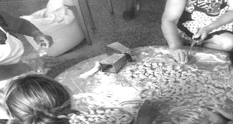 Λάτε τσ’ Αγκαρυωνες να σας φλεψουμ’ μακαρόνες!