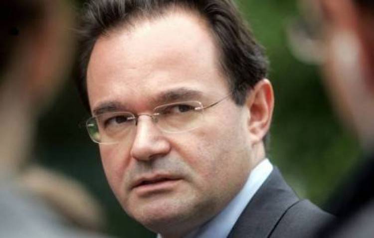 &Pi;&alpha;&pi;&alpha;&kappa;&omega;&nu;&sigma;&tau;&alpha;&nu;&tau;ί&nu;&omicron;&upsilon;: &laquo;&Xi;έ&rho;&omega; &pi;&omicron;&iota;&omicron;&sigmaf; &alpha;&lambda;&lambda;&omicron;ί&omega;&sigma;&epsilon; &tau;&eta; &lambda;ί&sigma;&tau;&alpha;&raquo;