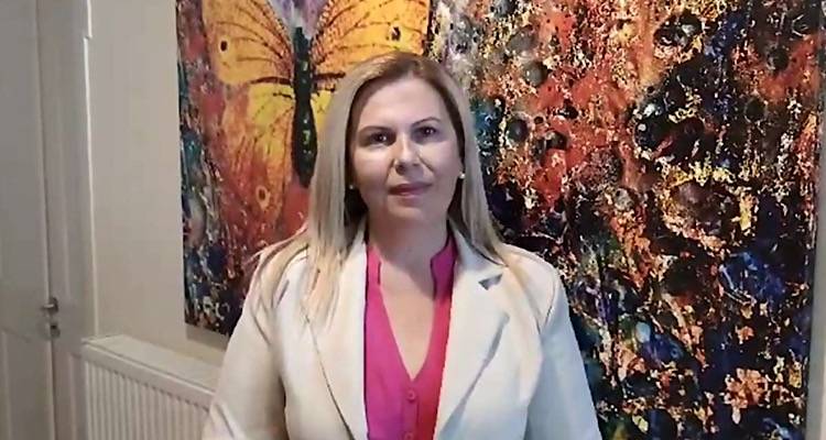 &Alpha;&pi;ά&nu;&tau;&eta;&sigma;&eta; &tau;&omicron;&upsilon; &Delta;ή&mu;&omicron;&upsilon; &Lambda;ή&mu;&nu;&omicron;&upsilon; &sigma;&tau;&eta;&nu; &pi;&alpha;&rho;ά&tau;&alpha;&xi;&eta; &laquo;&Iota;&sigma;&chi;&upsilon;&rho;ή &Lambda;ή&mu;&nu;&omicron;&sigmaf; &tau;&omicron;&upsilon; &Theta;. &Lambda;&omicron;ύ&kappa;&alpha; &gamma;&iota;&alpha; &tau;&omicron; &Kappa;έ&rho;&omicron;&sigmaf;: &laquo;&Alpha;&pi;&alpha;&xi;&iota;ώ&nu;&epsilon;&tau;&epsilon; &tau;&eta;&nu; &pi;&rho;&omicron;&sigma;&pi;ά&theta;&epsilon;&iota;&alpha; &mu;&alpha;&sigmaf;&raquo;
