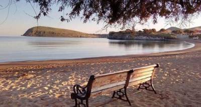 &Sigma;&tau;&eta; &Sigma;&kappa;&iota;ά &tau;&omicron;&upsilon; Ά&theta;&omega; Ή, &eta; &epsilon;&upsilon;&gamma;έ&nu;&epsilon;&iota;&alpha; &epsilon;&nu;ό&sigmaf; &tau;&omicron;&pi;ί&omicron;&upsilon;