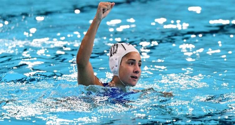 &laquo;&Chi;&rho;&upsilon;&sigma;ά&raquo; &kappa;&omicron;&rho;ί&tau;&sigma;&iota;&alpha; &sigma;&tau;&omicron; &pi;ό&lambda;&omicron;: &Eta; &Epsilon;&theta;&nu;&iota;&kappa;ή &kappa;έ&rho;&delta;&iota;&sigma;&epsilon; &tau;&eta;&nu; &Omicron;&upsilon;&gamma;&gamma;&alpha;&rho;ί&alpha; (13-9) &kappa;&alpha;&iota; &alpha;&nu;έ&beta;&eta;&kappa;&epsilon; &sigma;&tau;&omicron; &pi;&rho;ώ&tau;&omicron; &sigma;&kappa;&alpha;&lambda;ί &tau;&omicron;&upsilon; &beta;ά&theta;&rho;&omicron;&upsilon; &sigma;&tau;&omicron; World Cup