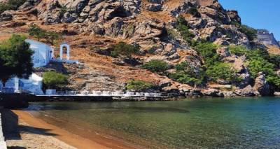 &Rho;&eta;&chi;ά &Nu;&epsilon;&rho;ά: &Eta; &pi;&alpha;&rho;&alpha;&lambda;ί&alpha; &tau;&eta;&sigmaf; &Mu;ύ&rho;&iota;&nu;&alpha;&sigmaf; &pi;&omicron;&upsilon; &sigma;&upsilon;&nu;&delta;&upsilon;ά&zeta;&epsilon;&iota; &kappa;&alpha;&iota;&hellip; &epsilon;&nu;&tau;&upsilon;&pi;&omega;&sigma;&iota;ά&zeta;&epsilon;&iota;!