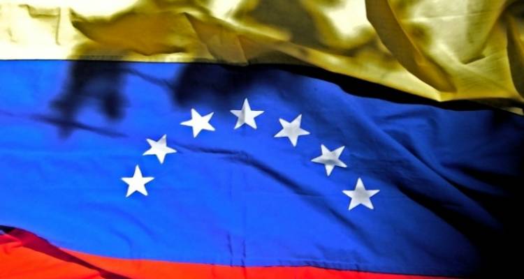 &Nu;&epsilon;&kappa;&rho;ό&sigmaf;, ύ&sigma;&tau;&epsilon;&rho;&alpha; &alpha;&pi;ό &pi;&upsilon;&rho;&omicron;&beta;&omicron;&lambda;&iota;&sigma;&mu;ό &sigma;&tau;&omicron; &kappa;&epsilon;&phi;ά&lambda;&iota;, &delta;&iota;&alpha;&delta;&eta;&lambda;&omega;&tau;ή&sigmaf; &sigma;&tau;&eta; &Beta;&epsilon;&nu;&epsilon;&zeta;&omicron;&upsilon;έ&lambda;&alpha;