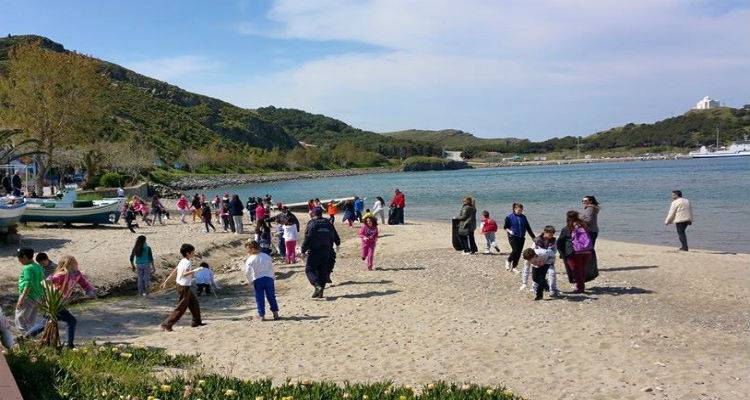 Εθελοντικός καθαρισμός της παραλίας «Νέας Μαδύτου» | Συγχαρητήρια Δημοτικής Κοινότητας Μύρινας