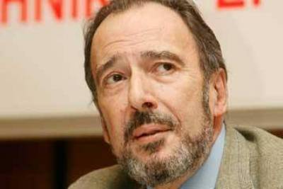 &Pi;&alpha;&rho;&alpha;&iota;&tau;ή&theta;&eta;&kappa;&epsilon; &omicron; &pi;&rho;ό&epsilon;&delta;&rho;&omicron;&sigmaf; &tau;&omicron;&upsilon; &Epsilon;&rho;&upsilon;&theta;&rho;&omicron;ύ &Sigma;&tau;&alpha;&upsilon;&rho;&omicron;ύ &Alpha;&nu;&delta;&rho;έ&alpha;&sigmaf; &Mu;&alpha;&rho;&tau;ί&nu;&eta;&sigmaf;