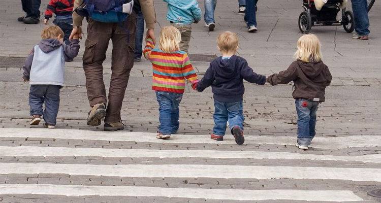 &Omicron;&iota;&kappa;&omicron;&nu;&omicron;&mu;&iota;&kappa;έ&sigmaf; &epsilon;&lambda;&alpha;&phi;&rho;ύ&nu;&sigma;&epsilon;&iota;&sigmaf; &delta;&iota;&epsilon;&kappa;&delta;&iota;&kappa;&epsilon;ί &omicron; &Sigma;ύ&lambda;&lambda;&omicron;&gamma;&omicron;&sigmaf; &Pi;&omicron;&lambda;&upsilon;&tau;έ&kappa;&nu;&omega;&nu; &Lambda;ή&mu;&nu;&omicron;&upsilon;