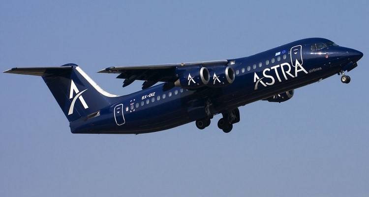 &Theta;&epsilon;&sigma;&sigma;&alpha;&lambda;&omicron;&nu;ί&kappa;&eta; - &Lambda;ή&mu;&nu;&omicron;&sigmaf;: &Tau;&alpha; &delta;&rho;&omicron;&mu;&omicron;&lambda;ό&gamma;&iota;&alpha; &tau;&eta;&sigmaf; Astra Airlines &alpha;&pi;ό 1 &Omicron;&kappa;&tau;&omega;&beta;&rho;ί&omicron;&upsilon; έ&omega;&sigmaf; 13 &Delta;&epsilon;&kappa;&epsilon;&mu;&beta;&rho;ί&omicron;&upsilon;
