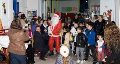 &Theta;&epsilon;&rho;&mu;έ&sigmaf; &epsilon;&upsilon;&chi;&alpha;&rho;&iota;&sigma;&tau;ί&epsilon;&sigmaf; &alpha;&pi;ό &tau;&omicron;&nu; &Sigma;ύ&lambda;&lambda;&omicron;&gamma;&omicron; &Gamma;&omicron;&nu;έ&omega;&nu; &kappa;&alpha;&iota; &Kappa;&eta;&delta;&epsilon;&mu;ό&nu;&omega;&nu; &Nu;έ&alpha;&sigmaf; &Kappa;&omicron;ύ&tau;&alpha;&lambda;&eta;&sigmaf; (photos)