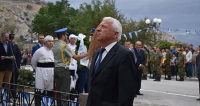 &Mu;&omicron;&upsilon;&tau;&zeta;&omicron;ύ&rho;&eta;&sigmaf; &alpha;&pi;ό &tau;&eta; &Lambda;ή&mu;&nu;&omicron;: &laquo;&Epsilon;ί&mu;&alpha;&sigma;&tau;&epsilon; &upsilon;&pi;&epsilon;&rho;ή&phi;&alpha;&nu;&omicron;&iota; &gamma;&iota;&alpha; &tau;&omicron; &nu;&eta;&sigma;ί &kappa;&alpha;&iota; &tau;&eta;&nu; &mu;&alpha;&kappa;&rho;&alpha;ί&omega;&nu;&eta; &Epsilon;&lambda;&lambda;&eta;&nu;&iota;&kappa;ή &Iota;&sigma;&tau;&omicron;&rho;ί&alpha; &tau;&omicron;&upsilon;&raquo;