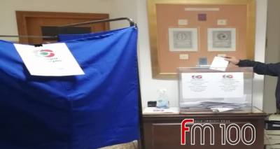 &Epsilon;&kappa;&lambda;&omicron;&gamma;έ&sigmaf; &Kappa;&Iota;&Nu;&Alpha;&Lambda;: &Alpha;&nu;&delta;&rho;&omicron;&upsilon;&lambda;ά&kappa;&eta; &psi;ή&phi;&iota;&sigma;&epsilon; &eta; &Lambda;ή&mu;&nu;&omicron;&sigmaf;