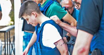 &Epsilon;&iota;&rho;ή&nu;&eta; &Mu;&omicron;&upsilon;&rho;&tau;&zeta;&omicron;ύ&kappa;&omicron;&upsilon;: &Alpha;&delta;ί&sigma;&tau;&alpha;&kappa;&tau;&eta; &delta;&rho;ά&sigma;&eta;, &sigma;&kappa;ό&tau;&omega;&nu;&epsilon; &mu;&epsilon; &alpha;&pi;ά&theta;&epsilon;&iota;&alpha;, &psi;&upsilon;&chi;&rho;ό&tau;&eta;&tau;&alpha;, &sigma;&kappa;&lambda;&eta;&rho;ό&tau;&eta;&tau;&alpha; | &Tau;&iota; &lambda;έ&epsilon;&iota; &tau;&omicron; &kappa;&alpha;&tau;&eta;&gamma;&omicron;&rho;&eta;&tau;ή&rho;&iota;&omicron;