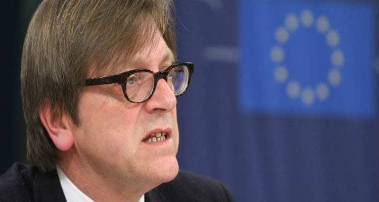 &Phi;έ&rho;&chi;&omicron;&phi;&sigma;&tau;&alpha;&tau;: &Epsilon;&upsilon;&kappa;&alpha;&iota;&rho;ί&alpha; &gamma;&iota;&alpha; &mu;&iota;&alpha; &sigma;&tau;&epsilon;&nu;ό&tau;&epsilon;&rho;&eta; &pi;&rho;&omicron;&sigma;έ&gamma;&gamma;&iota;&sigma;&eta; &mu;&epsilon;&tau;&alpha;&xi;ύ &tau;&omega;&nu; &kappa;&rho;&alpha;&tau;ώ&nu; -&mu;&epsilon;&lambda;ώ&nu; &tau;&eta;&sigmaf; &Epsilon;.&Epsilon;. &tau;&omicron; Brexit