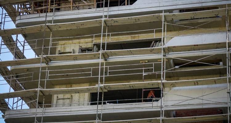 Καλά νέα για την οικοδομή: «Πέρασε» από το ΣτΕ το σχέδιο ΠΔ για το Περιβαλλοντικό Ισοδύναμο Αναβάθμισης Πόλεων
