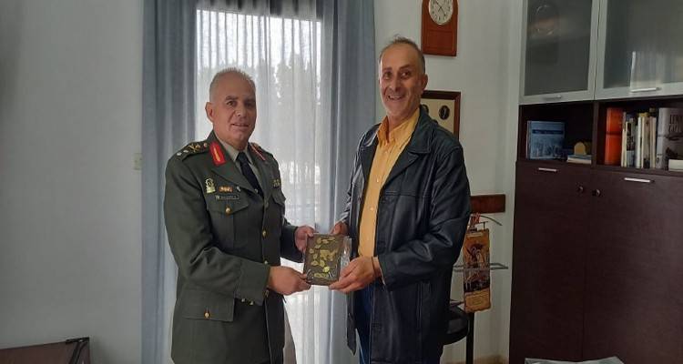 Λήμνος: Συνάντηση Επάρχου με απερχόμενο Διοικητή της 88ΣΔΙ