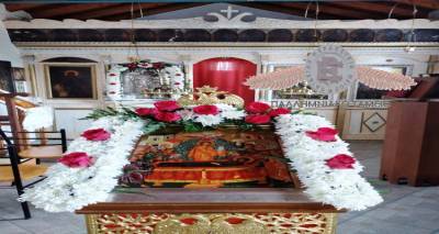 &Kappa;&alpha;&rho;&pi;ά&sigma;&iota;: &Pi;&alpha;&nu;&eta;&gamma;&upsilon;&rho;ί&zeta;&epsilon;&iota; &omicron; &Iota;&epsilon;&rho;ό&sigmaf; &Nu;&alpha;ό&sigmaf; &Kappa;&omicron;&iota;&mu;ή&sigma;&epsilon;&omega;&sigmaf; &tau;&eta;&sigmaf; &Theta;&epsilon;&omicron;&tau;ό&kappa;&omicron;&upsilon; &sigma;&tau;&omicron; &Alpha;&gamma;&rho;ό&kappa;&tau;&eta;&mu;&alpha; &Mu;&eta;&tau;&rho;ό&pi;&omicron;&lambda;&iota;&sigmaf;