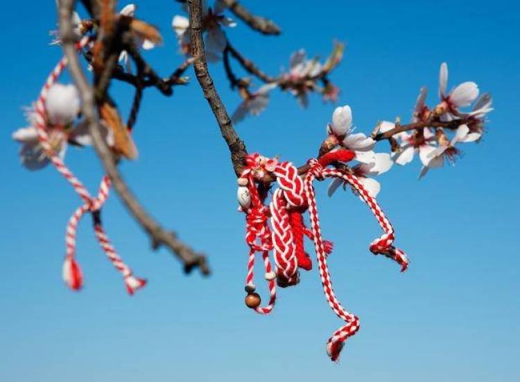 Μήπως ξεχάσατε να φορέσετε Μάρτη;