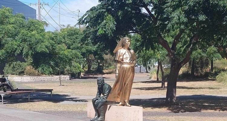 &Nu;έ&omicron;&sigmaf; &beta;&alpha;&nu;&delta;&alpha;&lambda;&iota;&sigma;&mu;ό&sigmaf; &tau;&omicron;&upsilon; &Mu;&nu;&eta;&mu;&epsilon;ί&omicron;&upsilon; &gamma;&iota;&alpha; &tau;&omicron; ANZAC &sigma;&tau;&eta;&nu; &Pi;&lambda;&alpha;&tau;&epsilon;ί&alpha; &Lambda;ή&mu;&nu;&omicron;&upsilon; &sigma;&tau;&omicron; Albert Park