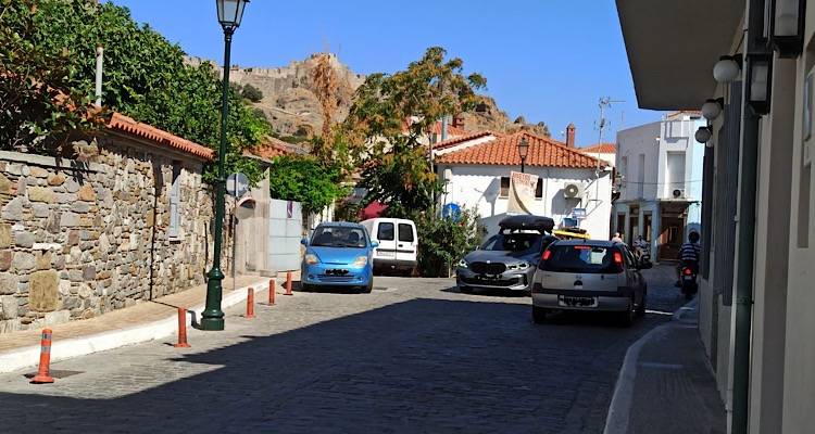 Η Στήλη των Πολιτών: «Χάος στα φανάρια στο λιμάνι. Λίγο έλειψε να πιαστούν στα χέρια εκνευρισμένοι οδηγοί»