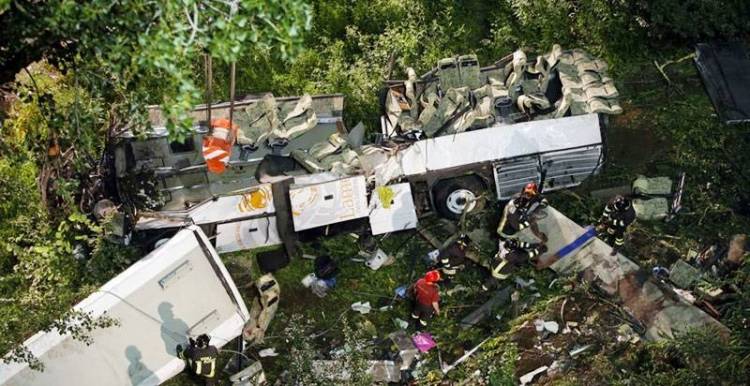 &Epsilon;&nu;&alpha;&sigmaf; &nu;&epsilon;&kappa;&rho;ό&sigmaf; &alpha;&pi;ό &pi;&tau;ώ&sigma;&eta; &lambda;&epsilon;&omega;&phi;&omicron;&rho;&epsilon;ί&omicron;&upsilon; &sigma;&epsilon; &gamma;&kappa;&rho;&epsilon;&mu;ό &sigma;&tau;&omicron; &Chi;&omicron;&rho;&tau;&iota;ά&tau;&eta;