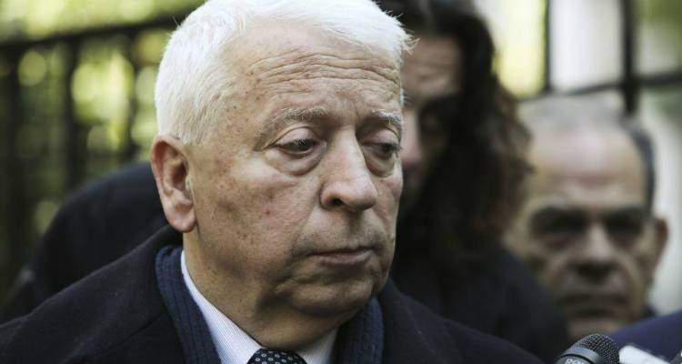 «Αιδώς, Μουτζούρη...»