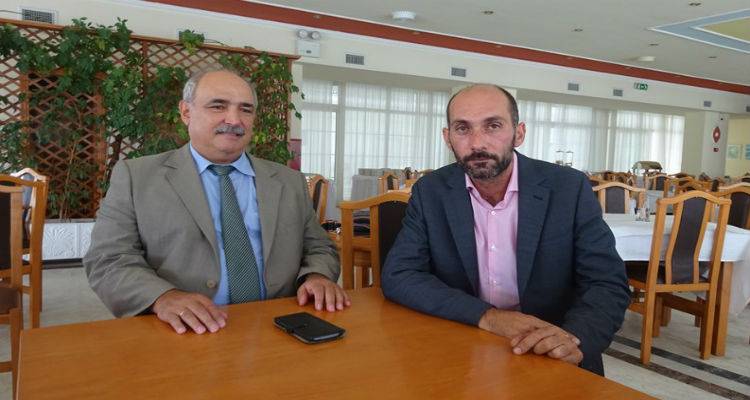 &Mu;ά&rho;&kappa;&omicron;&sigmaf; &Mu;&pi;ό&lambda;&alpha;&rho;&eta;&sigmaf;: &laquo;&Mu;&epsilon; &Kappa;&Upsilon;&Alpha; &eta; &alpha;&nu;&tau;&iota;&mu;&epsilon;&tau;ώ&pi;&iota;&sigma;&eta; &tau;&omicron;&upsilon; &zeta;&eta;&tau;ή&mu;&alpha;&tau;&omicron;&sigmaf; &tau;&omega;&nu; &alpha;&gamma;&rho;&iota;&omicron;&kappa;&omicron;ύ&nu;&epsilon;&lambda;&omega;&nu; &sigma;&tau;&eta; &Lambda;ή&mu;&nu;&omicron;&raquo; (mp3+photos)