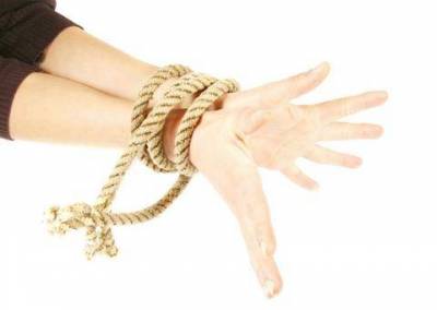 &Tau;&eta;&nu; έ&sigma;&upsilon;&rho;&epsilon; &delta;&epsilon;&mu;έ&nu;&eta; &alpha;&pi;ό &tau;&eta; &Zeta;&alpha;&chi;ά&rho;&omega; &sigma;&tau;&eta;&nu; &Pi;ά&tau;&rho;&alpha;