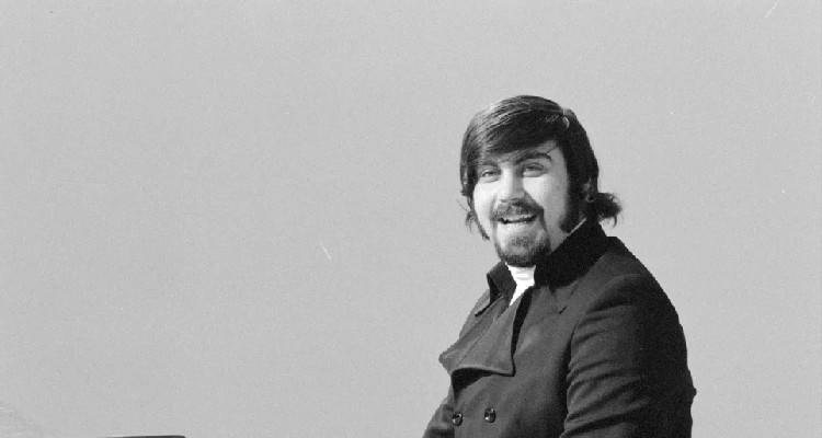 &Beta;&alpha;&gamma;&gamma;έ&lambda;&eta;&sigmaf; &Pi;&alpha;&pi;&alpha;&theta;&alpha;&nu;&alpha;&sigma;ί&omicron;&upsilon;: &Tau;&omicron; έ&rho;&gamma;&omicron; &pi;&omicron;&upsilon; ά&phi;&eta;&sigma;&epsilon; &omicron; &sigma;&pi;&omicron;&upsilon;&delta;&alpha;ί&omicron;&sigmaf; &sigma;&upsilon;&nu;&theta;έ&tau;&eta;&sigmaf;