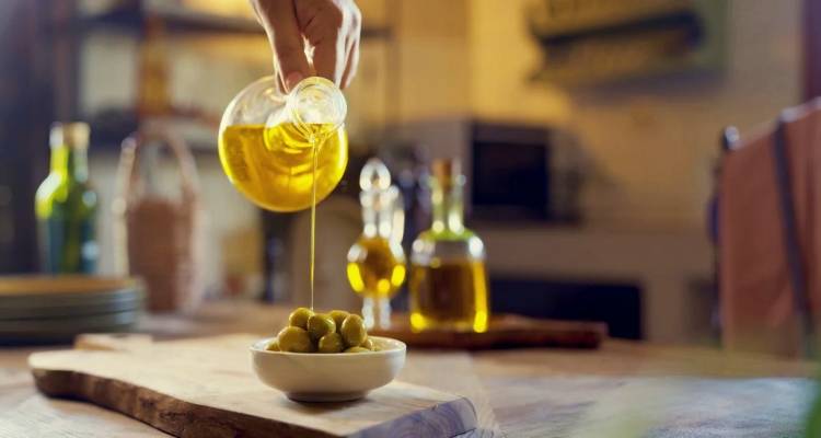 &Sigma;&tau;&omicron; &mu;&iota;&kappa;&rho;&omicron;&sigma;&kappa;ό&pi;&iota;&omicron; &omicron;&iota; &tau;&iota;&mu;έ&sigmaf; &tau;&omicron;&upsilon; έ&xi;&tau;&rho;&alpha; &pi;&alpha;&rho;&theta;έ&nu;&omicron;&upsilon; &epsilon;&lambda;&alpha;&iota;ό&lambda;&alpha;&delta;&omicron;&upsilon;, &alpha;&pi;ό &tau;&omicron; &chi;&omega;&rho;ά&phi;&iota; &sigma;&tau;&omicron; &rho;ά&phi;&iota;