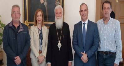 &Sigma;&tau;&omicron; &Mu;&eta;&tau;&rho;&omicron;&pi;&omicron;&lambda;ί&tau;&eta; &Lambda;ή&mu;&nu;&omicron;&upsilon; &alpha;&nu;&tau;&iota;&pi;&rho;&omicron;&sigma;&omega;&pi;&epsilon;ί&alpha; &tau;&eta;&sigmaf; &laquo;&Iota;&sigma;&chi;&upsilon;&rho;ή&sigmaf; &Lambda;ή&mu;&nu;&omicron;&upsilon;&raquo;