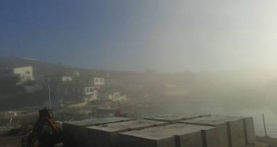 Τοπίο στην ομίχλη το πρωί ο Άγιος Ευστράτιος (photos)