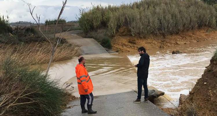 Καλλιθέα: Προσπάθειες για αποκατάσταση των ζημιών της πρόσφατης κακοκαιρίας (photos)