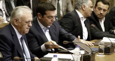 &Tau;&iota; &sigma;&eta;&mu;&alpha;ί&nu;&omicron;&upsilon;&nu; &gamma;&iota;&alpha; &tau;&eta;&nu; &Epsilon;&lambda;&lambda;ά&delta;&alpha; &tau;&alpha; &alpha;&pi;&omicron;&tau;&epsilon;&lambda;έ&sigma;&mu;&alpha;&tau;&alpha; &tau;&omega;&nu; &gamma;&epsilon;&rho;&mu;&alpha;&nu;&iota;&kappa;ώ&nu; &epsilon;&kappa;&lambda;&omicron;&gamma;ώ&nu;