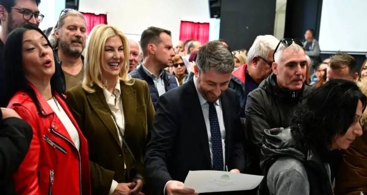 &Pi;&Alpha;&Sigma;&Omicron;&Kappa;: &Alpha;&nu;ά&sigma;&alpha; &eta; &sigma;&upsilon;&mu;&mu;&epsilon;&tau;&omicron;&chi;ή 150.000 &mu;&epsilon;&lambda;ώ&nu; &sigma;&tau;&iota;&sigmaf; &epsilon;&kappa;&lambda;&omicron;&gamma;έ&sigmaf; -&Pi;ά&nu;&omega; &alpha;&pi;ό &tau;&omicron; 60% &tau;&omega;&nu; &sigma;&upsilon;&nu;έ&delta;&rho;&omega;&nu; &theta;&alpha; έ&chi;&epsilon;&iota; &eta; &pi;&lambda;&epsilon;&upsilon;&rho;ά &Alpha;&nu;&delta;&rho;&omicron;&upsilon;&lambda;ά&kappa;&eta;